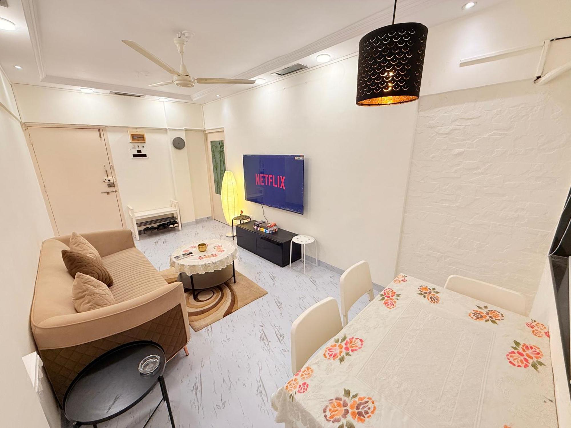Elite 1 - 65'tv, Netflix&chill, Luxury 2bhk Bombaj