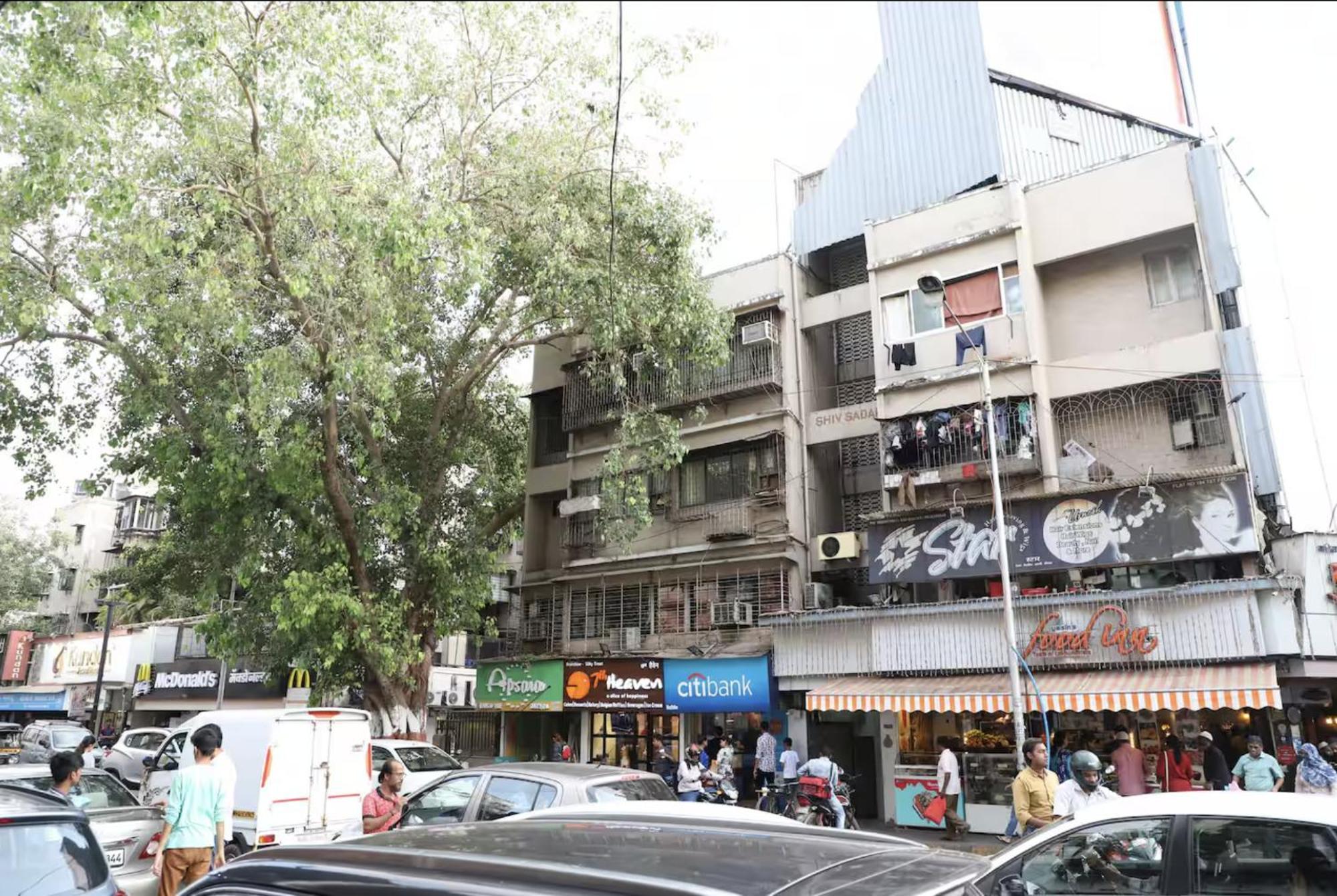 Elite 1 - 65'tv, Netflix&chill, Luxury 2bhk Apartament