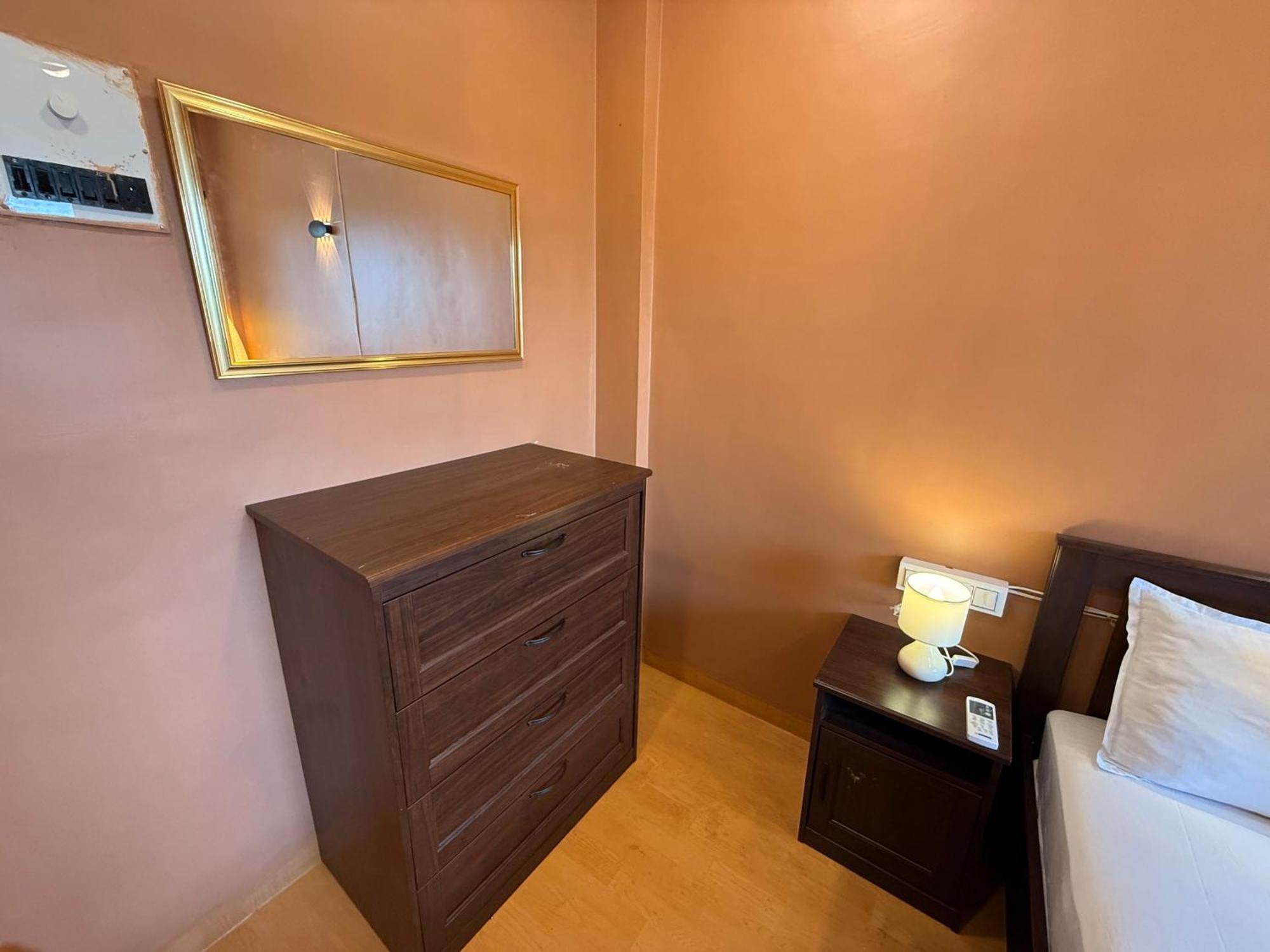 Elite 1 - 65'tv, Netflix&chill, Luxury 2bhk Apartament *