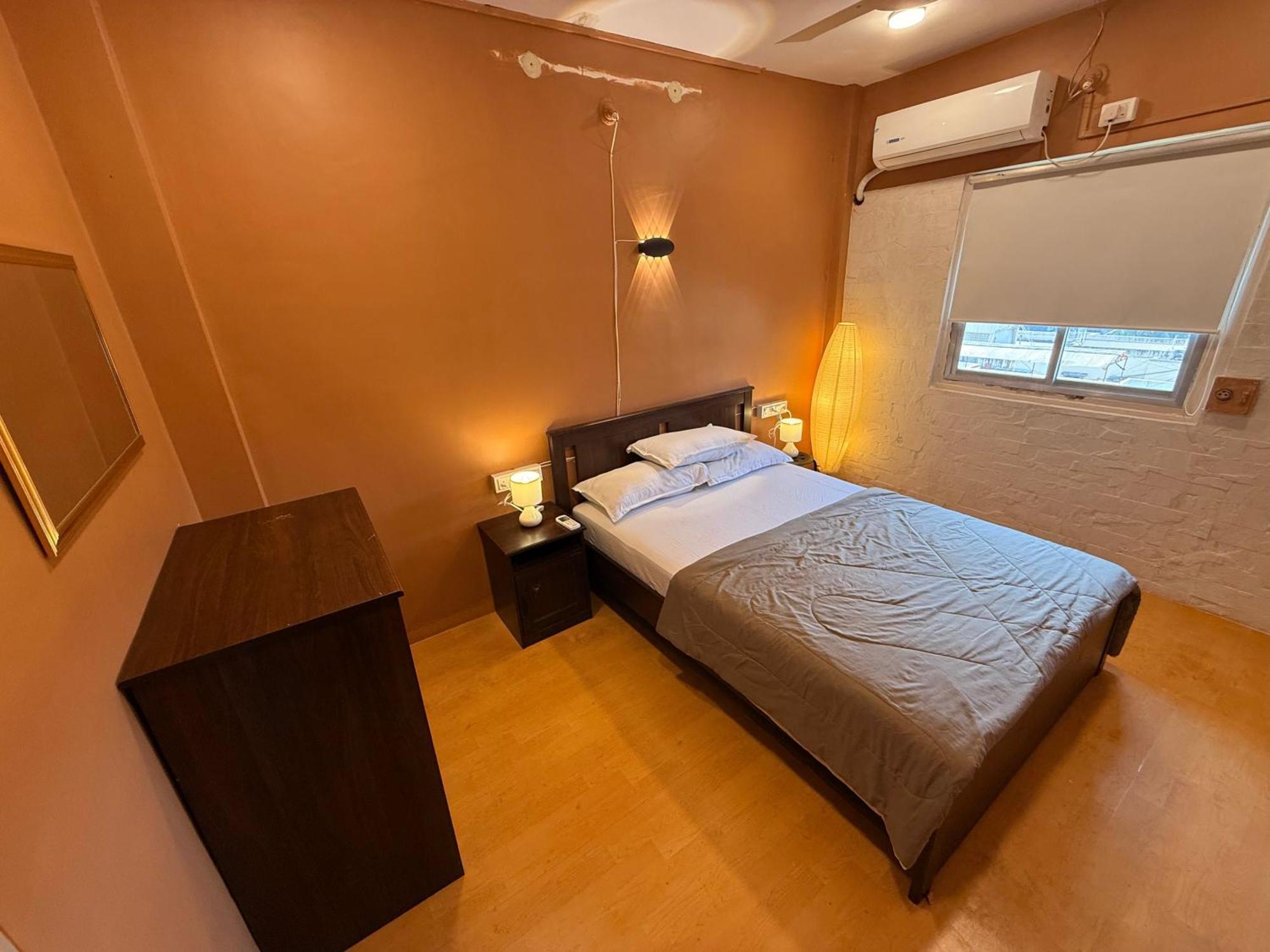 Elite 1 - 65'tv, Netflix&chill, Luxury 2bhk * Bombaj
